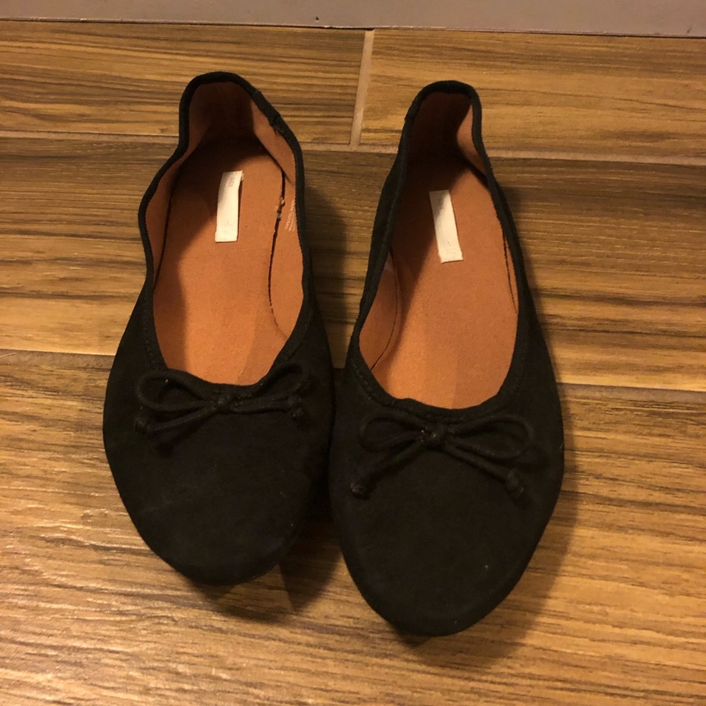 H&M Flats - Picture 2 of 5